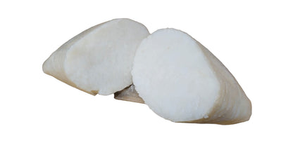 Lontong Beras, 2er Pack, traditionelle Reispäckchen von Amboina B.V, auf weißem Hintergrund.