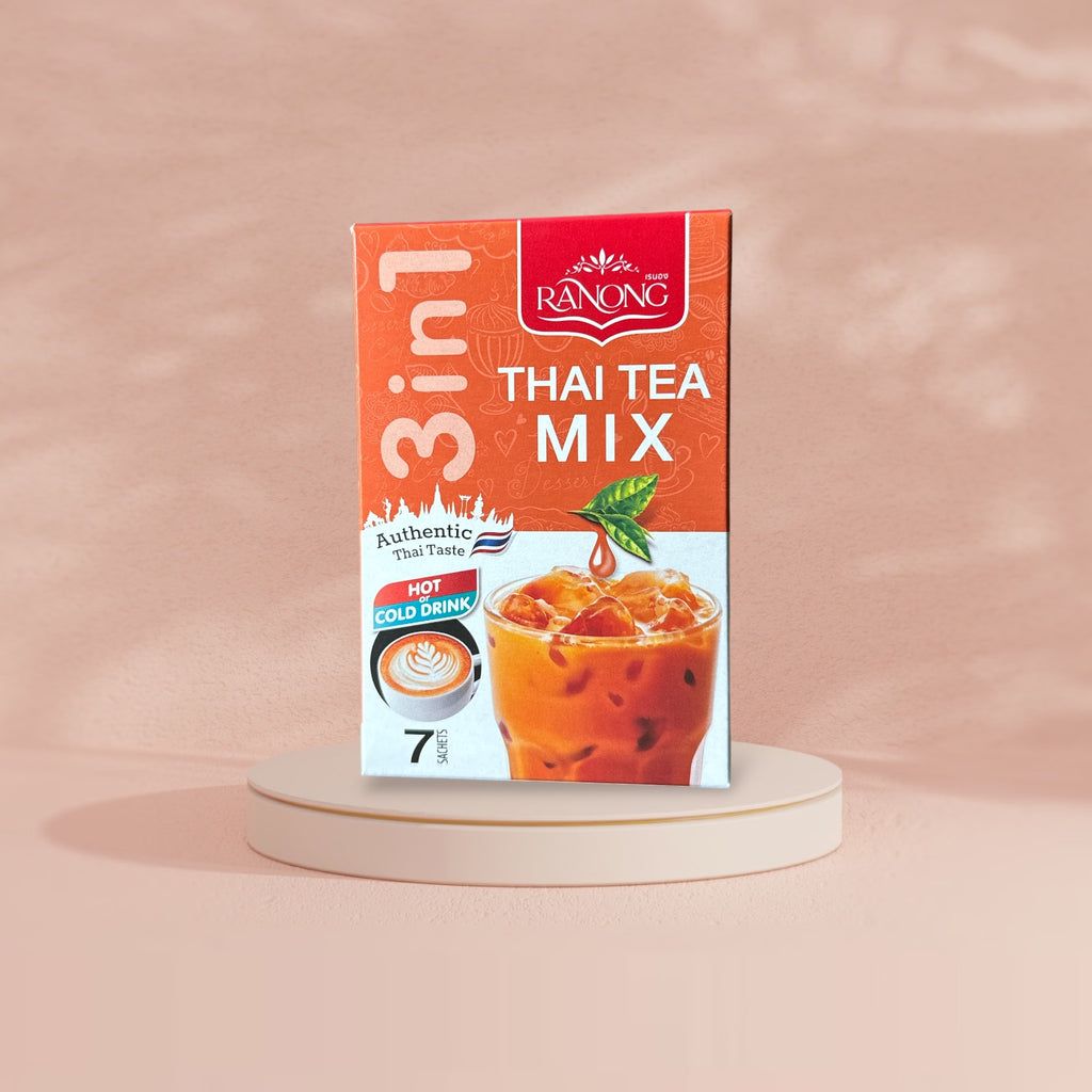 Ranong Instant Thai Tee Mix von Oriental Merchant in einer Packung, zeigt das Teemischungspaket für schnelle Thai-Tees.