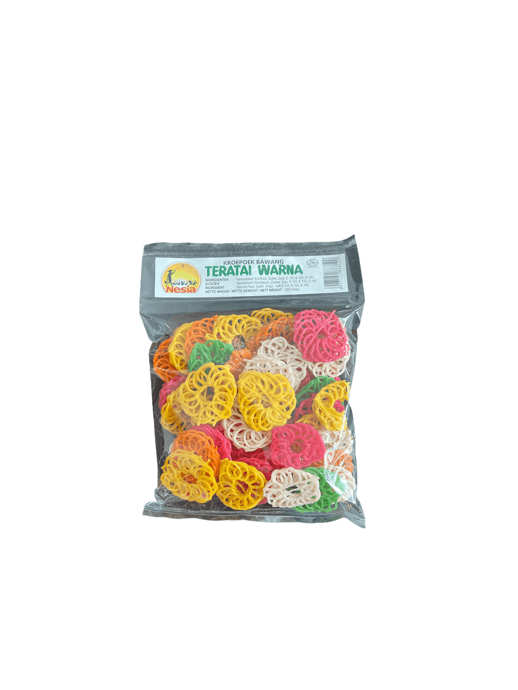 Bunte Kerupuk Teratai Chips von Nesia Food, knusprige Snack mit bunten Farben, Nahaufnahme auf hellem Hintergrund