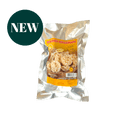 Knuspriger Rengginang Asin Kerupuk von Nesia Food, goldene, runde Snacks auf weißem Hintergrund.